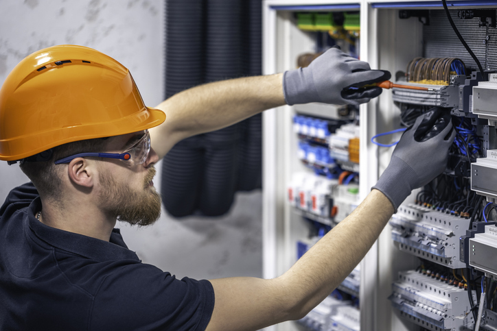 The Best Time of Year to Hire an Electrician for Home Renovations