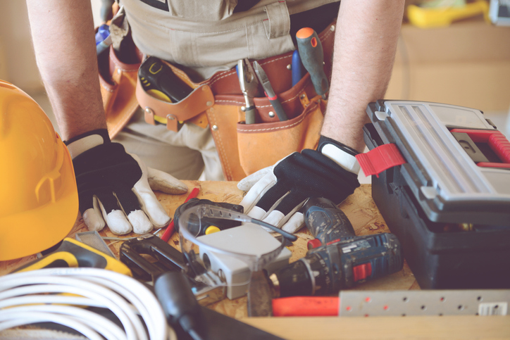 How to Tell If Your Salem Electrician Is Overcharging You