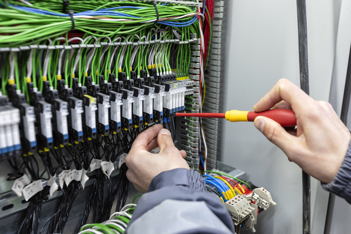 How an Electrician Can Upgrade Your Electrical Panel Safely