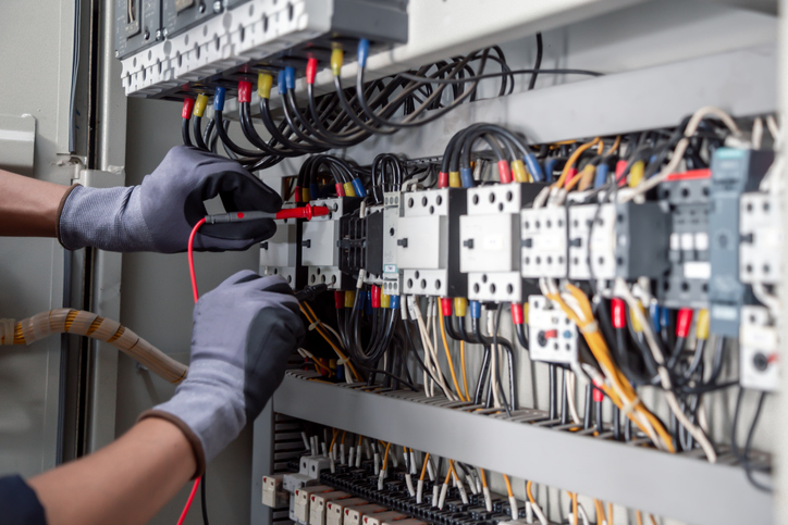 The Role of a Salem Electrician in Home Remodeling Projects