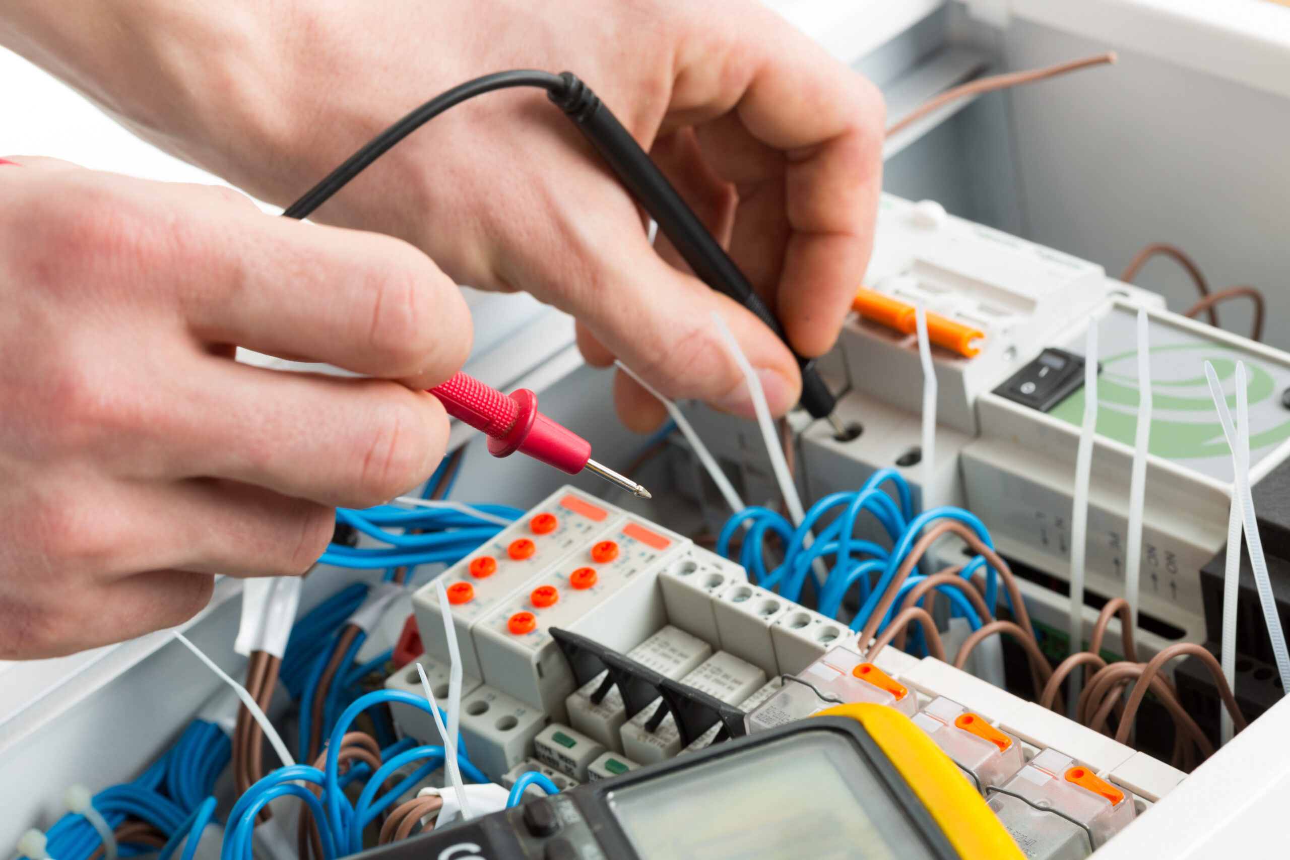 Electrical Service Upgrade in Roanoke Costs, Warning Signs & When Your Panel Isn’t Enough