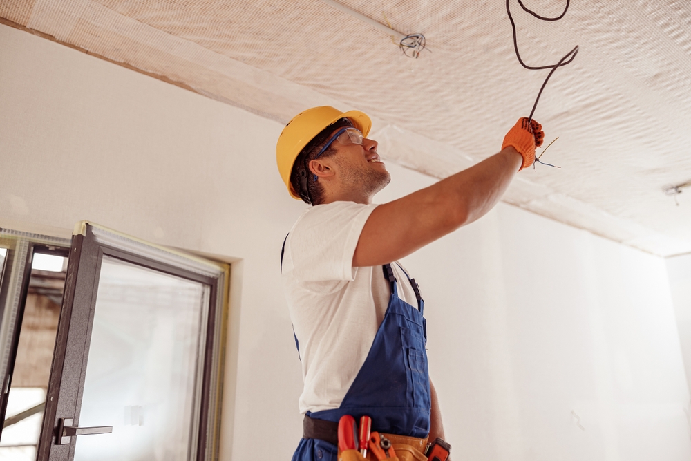 qualities to look for when hiring an electrician